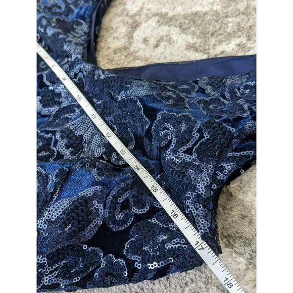 NWT Lauren Ralph Lauren Women's Sequined Velvet Cocktail Dress Size 4 MSRP $265 - Picture 5 of 9